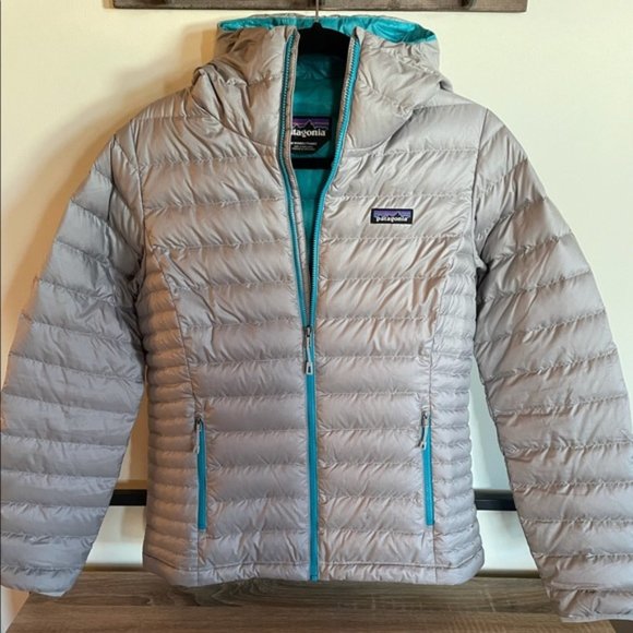 Patagonia Women’s Down Sweater Hoody